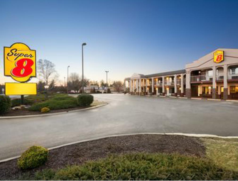 Super 8 By Wyndham Wytheville Exterior photo