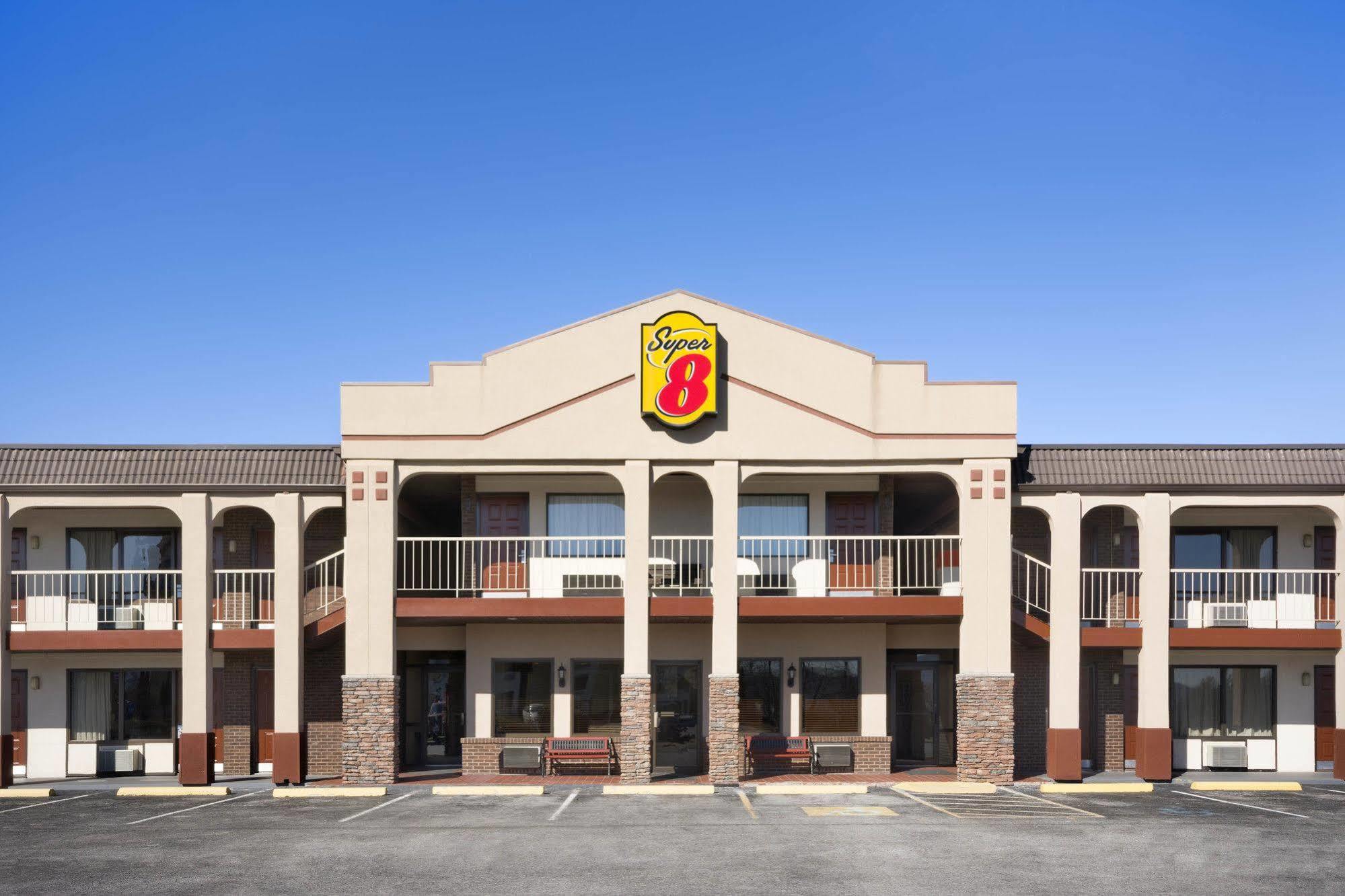 Super 8 By Wyndham Wytheville Exterior photo